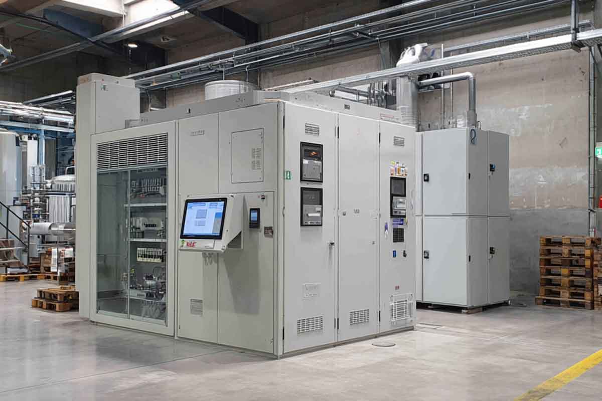 Cos'è un BESS? La guida semplice alle batterie che tagliano i costi energetici in azienda